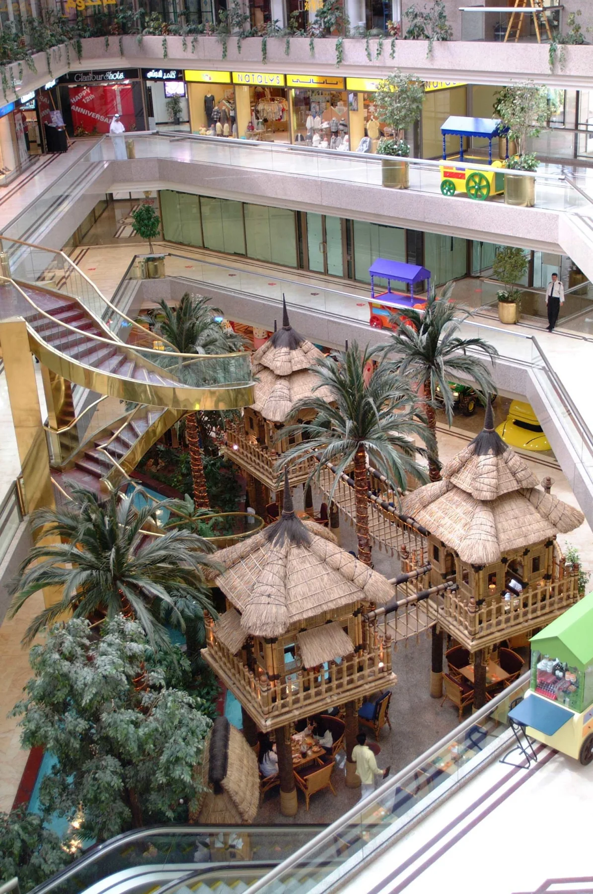 Laila Gallery, Kuwait — project view 6